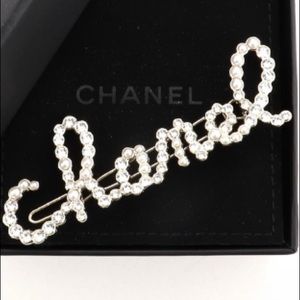 ❤️SOLD❤️Authentic Chanel Script Hair Clip